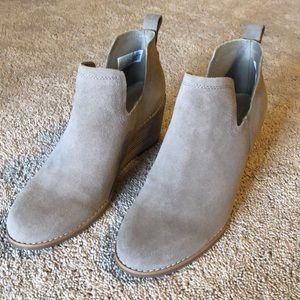 Toms Kallie wedge bootie